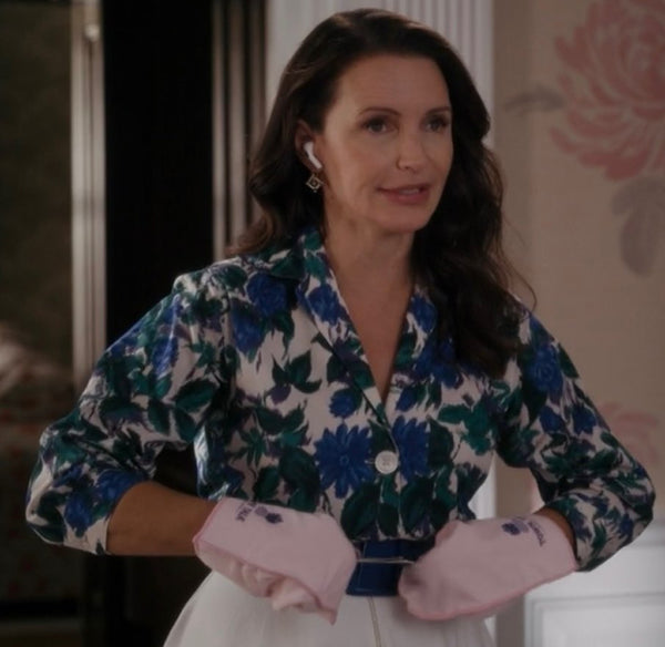 In 2021, Town Talk’s renowned Silver Polishing Mitts appeared in a scene in the sequel to Sex and the City, And Just Like That, when the character Charlotte polished her silver cutlery.